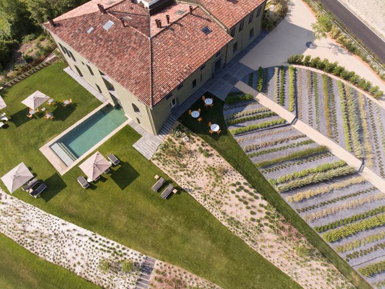 Casas Latinas announce Locanda La Raia in the heart of the green Gavi hills of Italy
